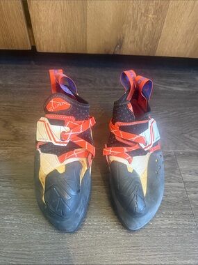 La Sportiva Solution Climbing Shoes